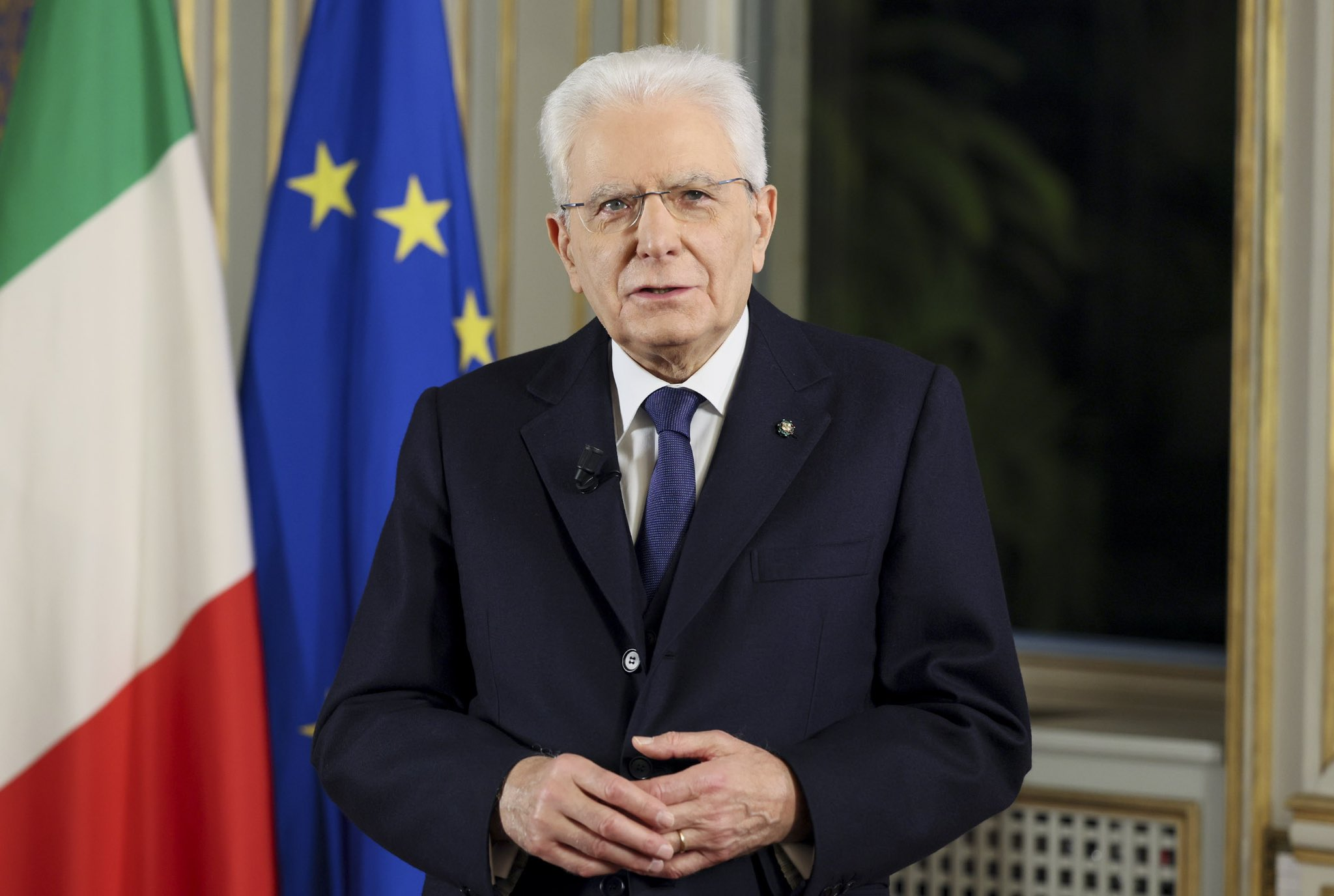 Mattarella Show: Il Presidente tra Cenoni, Pandoro e Discorsi Zen